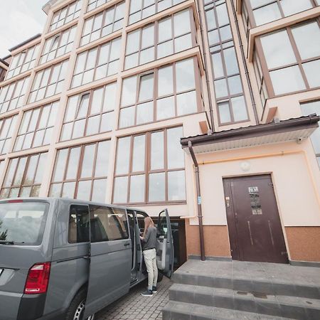 Kostjukowski Apartments Mudroho 12 V Lviv Eksteriør billede