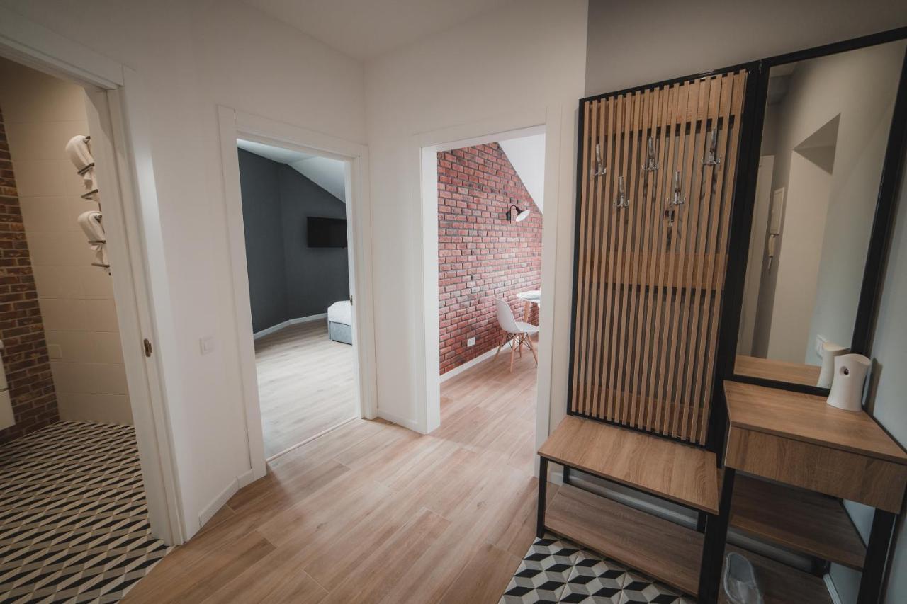 Kostjukowski Apartments Mudroho 12 V Lviv Eksteriør billede