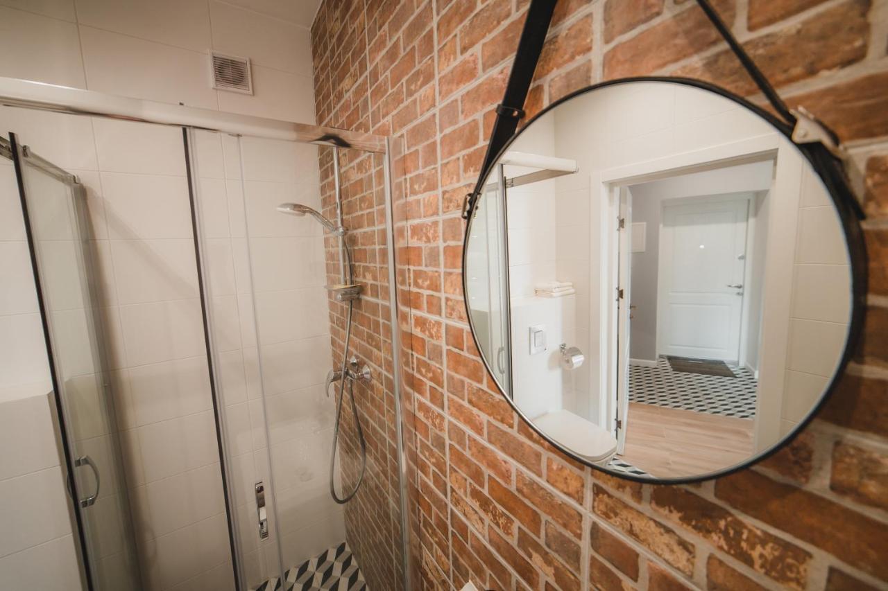 Kostjukowski Apartments Mudroho 12 V Lviv Eksteriør billede