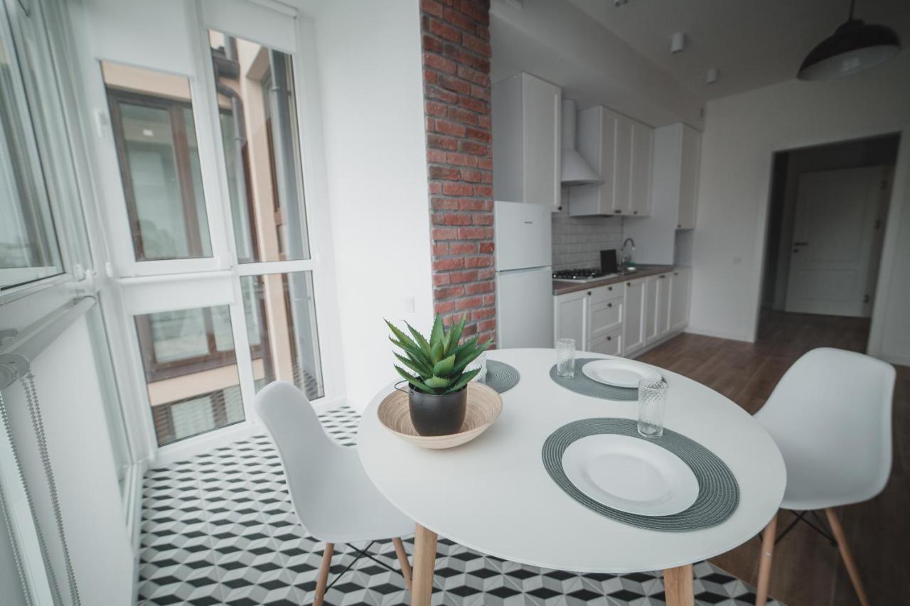 Kostjukowski Apartments Mudroho 12 V Lviv Eksteriør billede